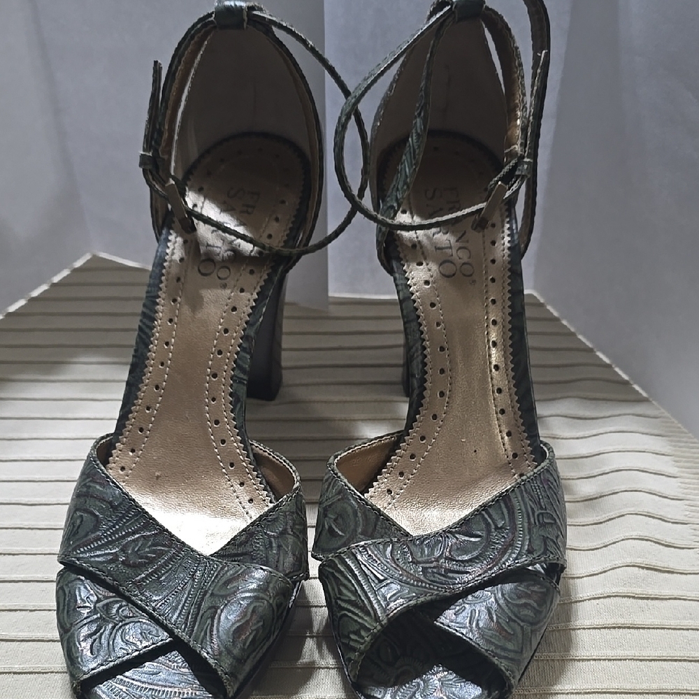 Stylish Green Heeled Sandals
